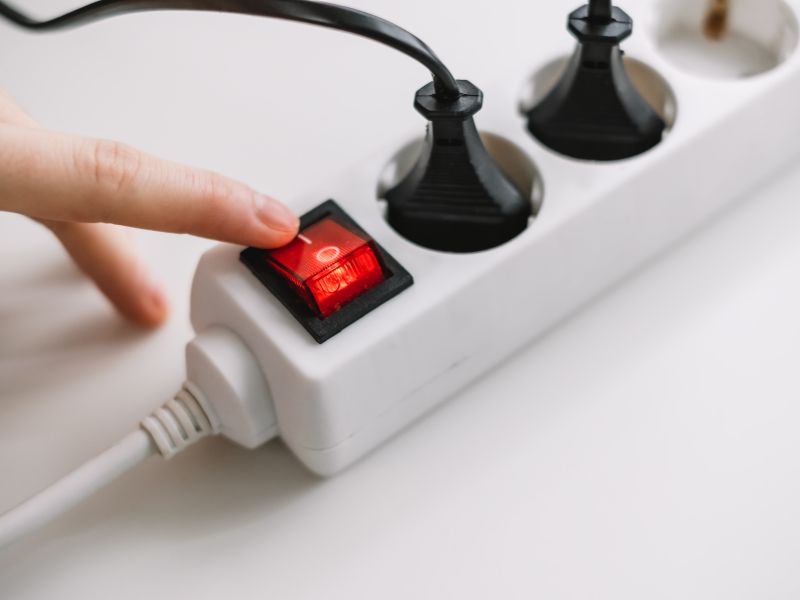 produlužovací kabel s přepěťovou ochranou